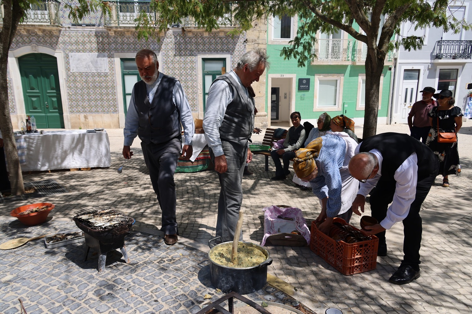 VENHA DANÇAR E PROVAR A TRADIÇÃO